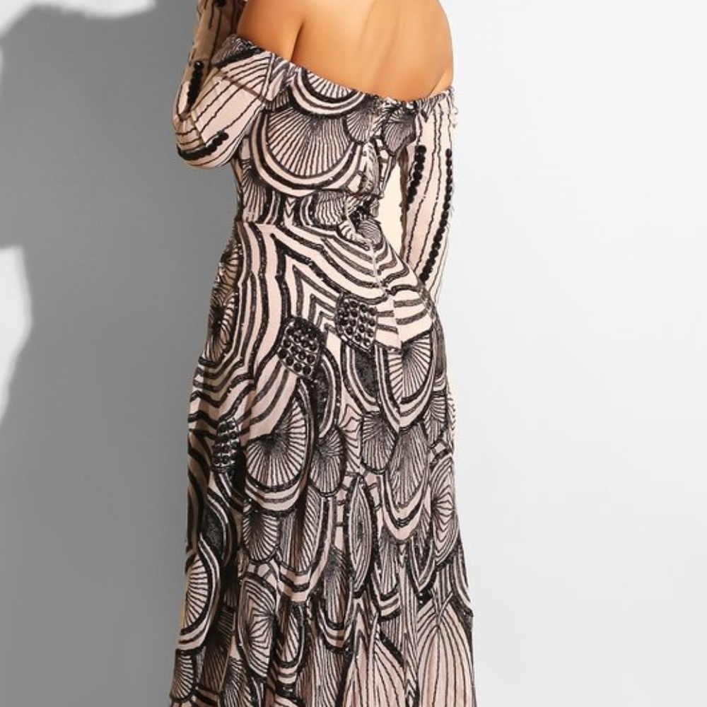 Blithe Reign of Delight Nude Gown - Picture 3 of 14